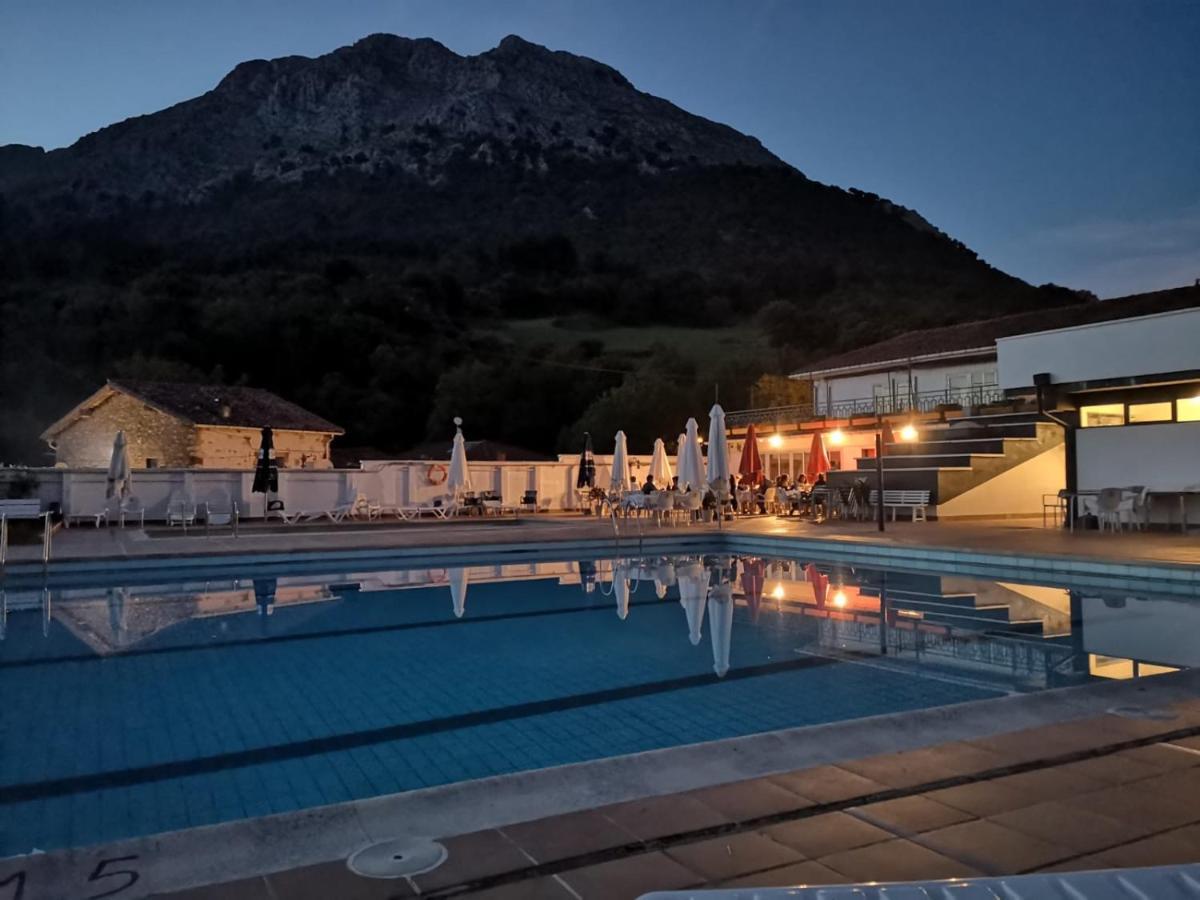 Uxarte -Alojamiento, Restaurante Y Piscinas Arrasate/Mondragon Exterior photo