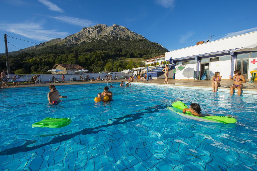 Uxarte -Alojamiento, Restaurante Y Piscinas Arrasate/Mondragon Exterior photo