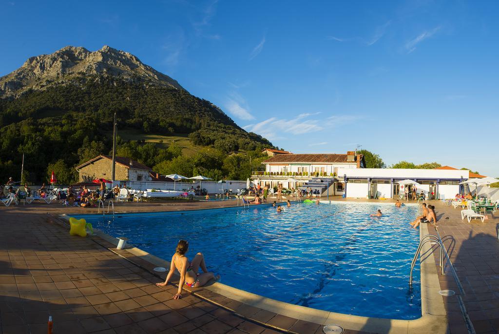 Uxarte -Alojamiento, Restaurante Y Piscinas Arrasate/Mondragon Exterior photo